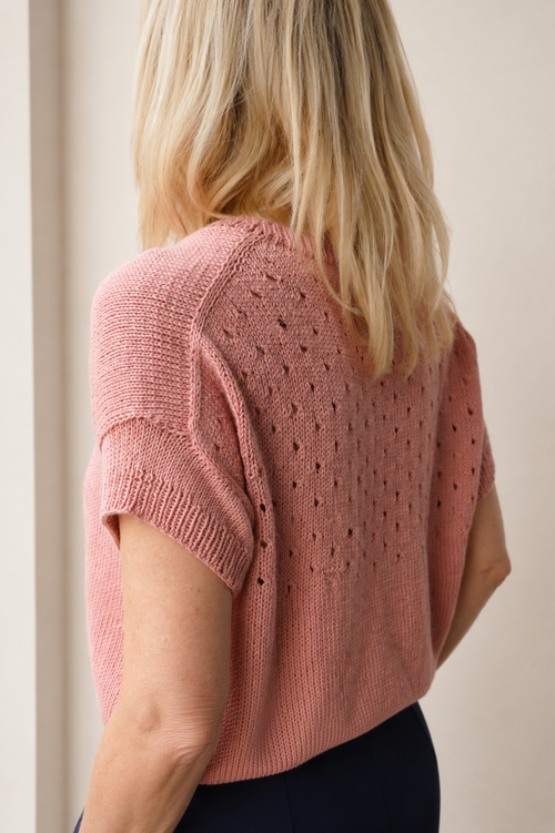Carica immagine 1 in visualizzazione galleria. KNITTING KIT SILVIA TEE by Sosami