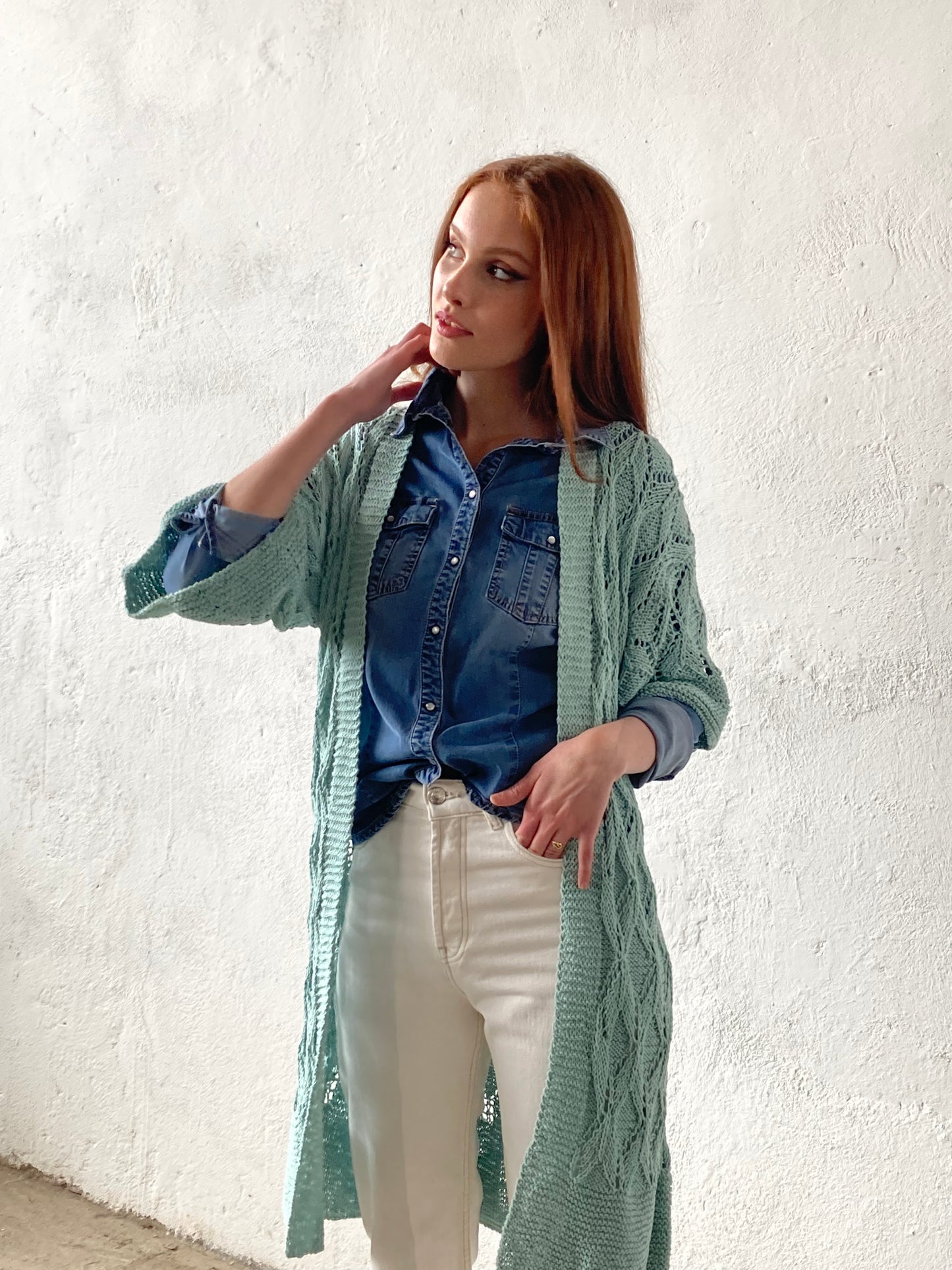 FELICITY CARDI Sample