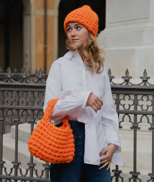 Load image 1 in gallery view. CROCHET KIT GLOWY BAG