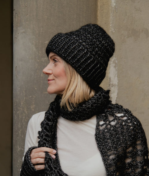 Load image 1 in gallery view. CROCHET KIT ASTRID HAT