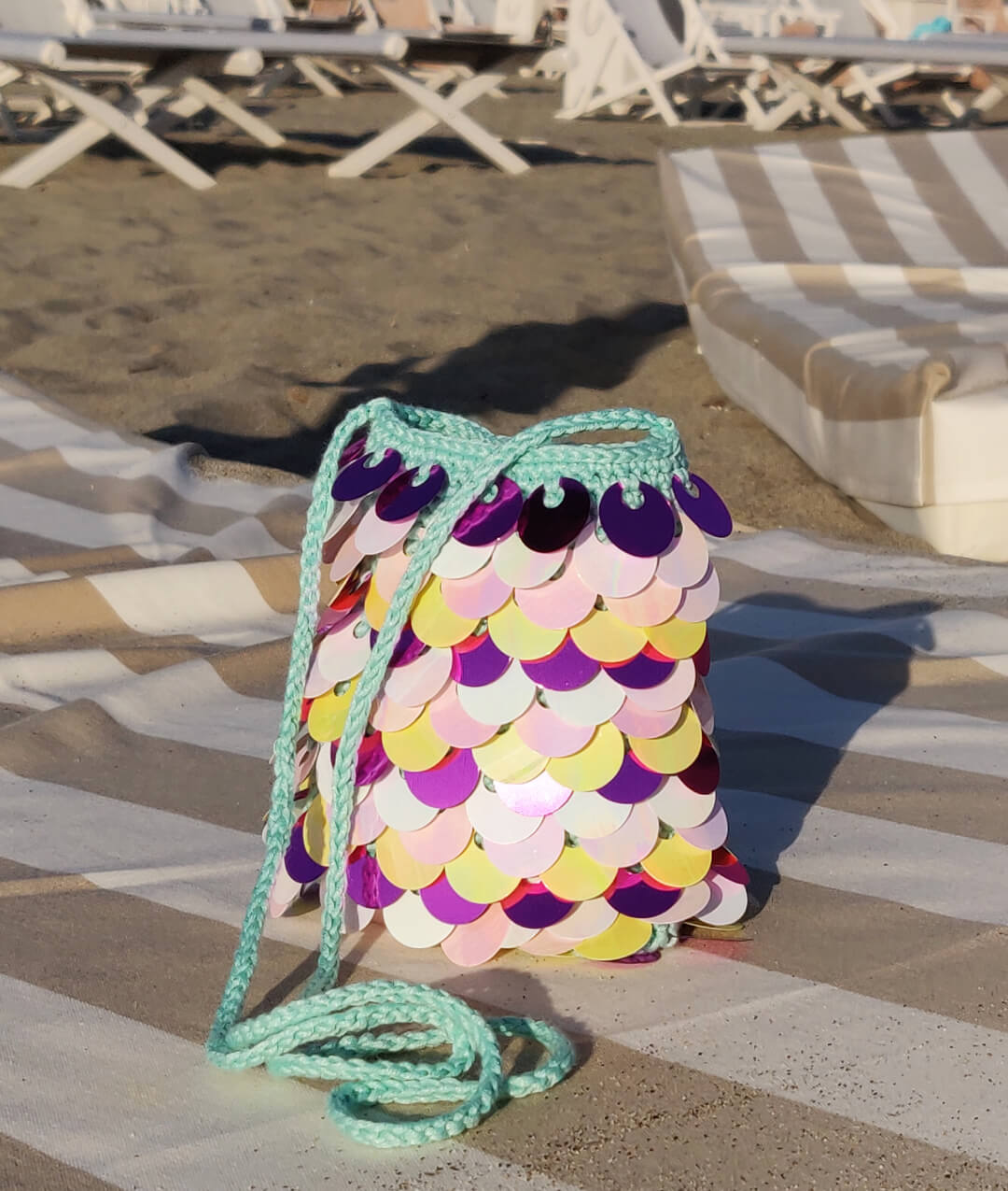 BEACH PARTY CASE - SCHEMA GRATUITO