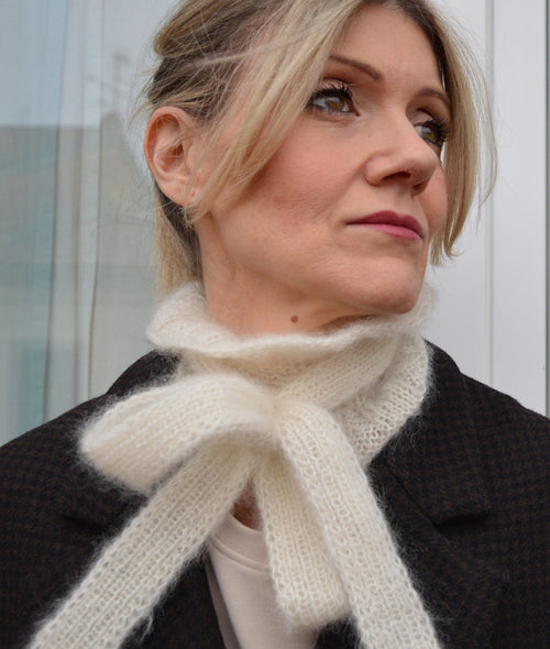 Load image 1 in gallery view. KNITTING KIT ELOISE COLLAR