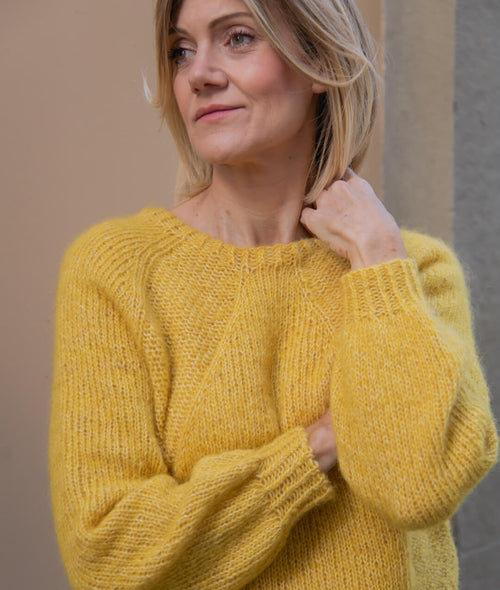 Load image 1 in gallery view. KNITTING KIT SERENA SWEATER
