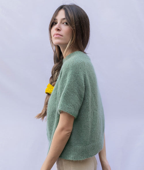 Load image 1 in gallery view. KNITTING KIT LEONORE PULL