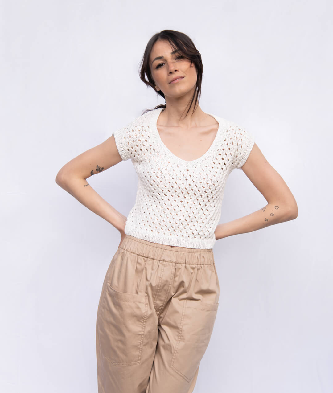 LARA TEE Sample